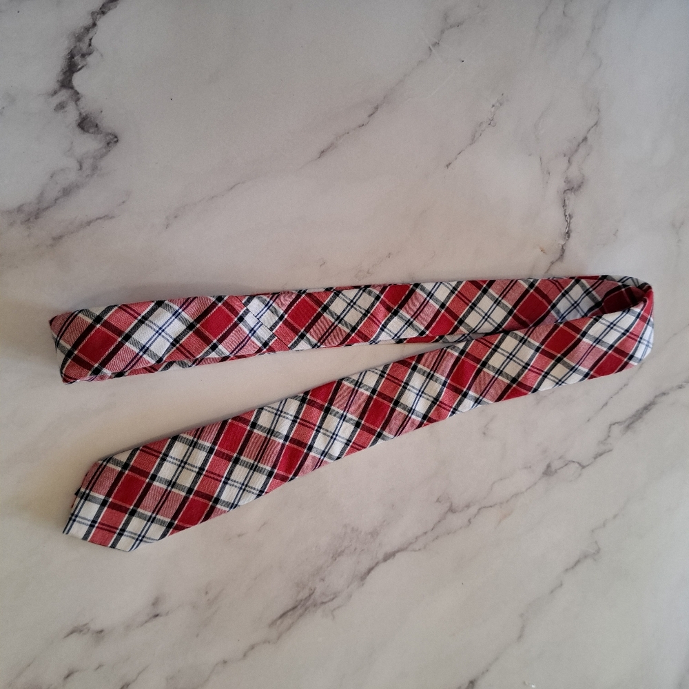 Skinny Tie Madness Red and White Argyle Tie Like New